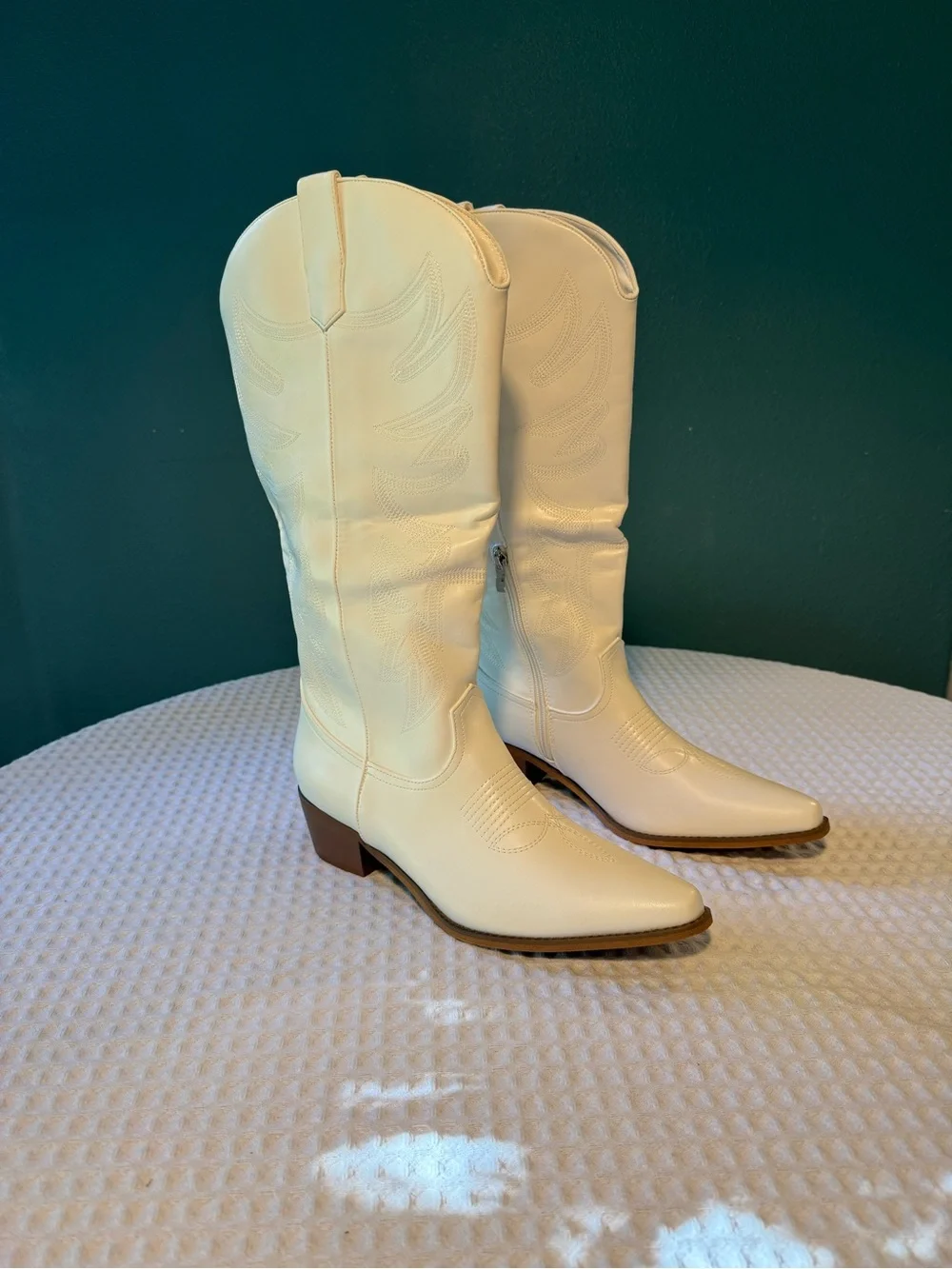 IDIFU White Knee-High Western Cowboy Boots for Women